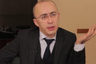 Aslan Tsutsiev: "Bana öyle geliyor ki, her iki devlet dilinin de Osetya'da kullanılması zorunludur."